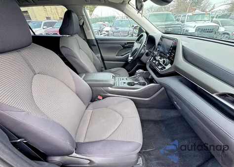 2021 Toyota Highlander L z USA, uszkodzony, nr VIN 5TDBZRBH4MS558586